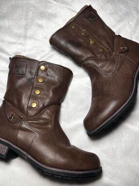 Muk Luks Brown Leather Biker Boots with Gold Star Hardware Details